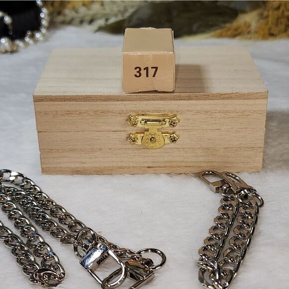 LV #317 LOCK AND 2 KEYS NWB Louis Vuitton Silver Lock and Keys #317 AUTHENTIC - Picture 13 of 13